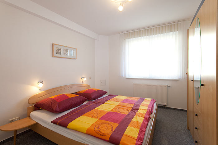 Das separate Schlafzimmer der Ferienwohnung